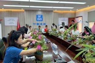 Phạm Chí Nghị: Quốc Túc hiện tại mấy hạng? Hoàng Kiện Tường: Số 5? Ngay cả Asian Cup cũng không vào được.